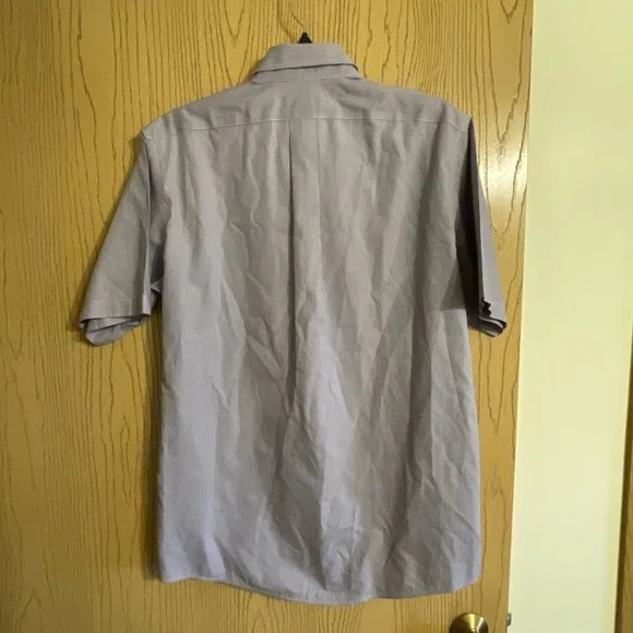 Men's Eddie Bauer short sleeve collared button Down Size small purple plaid - Picture 4 of 8